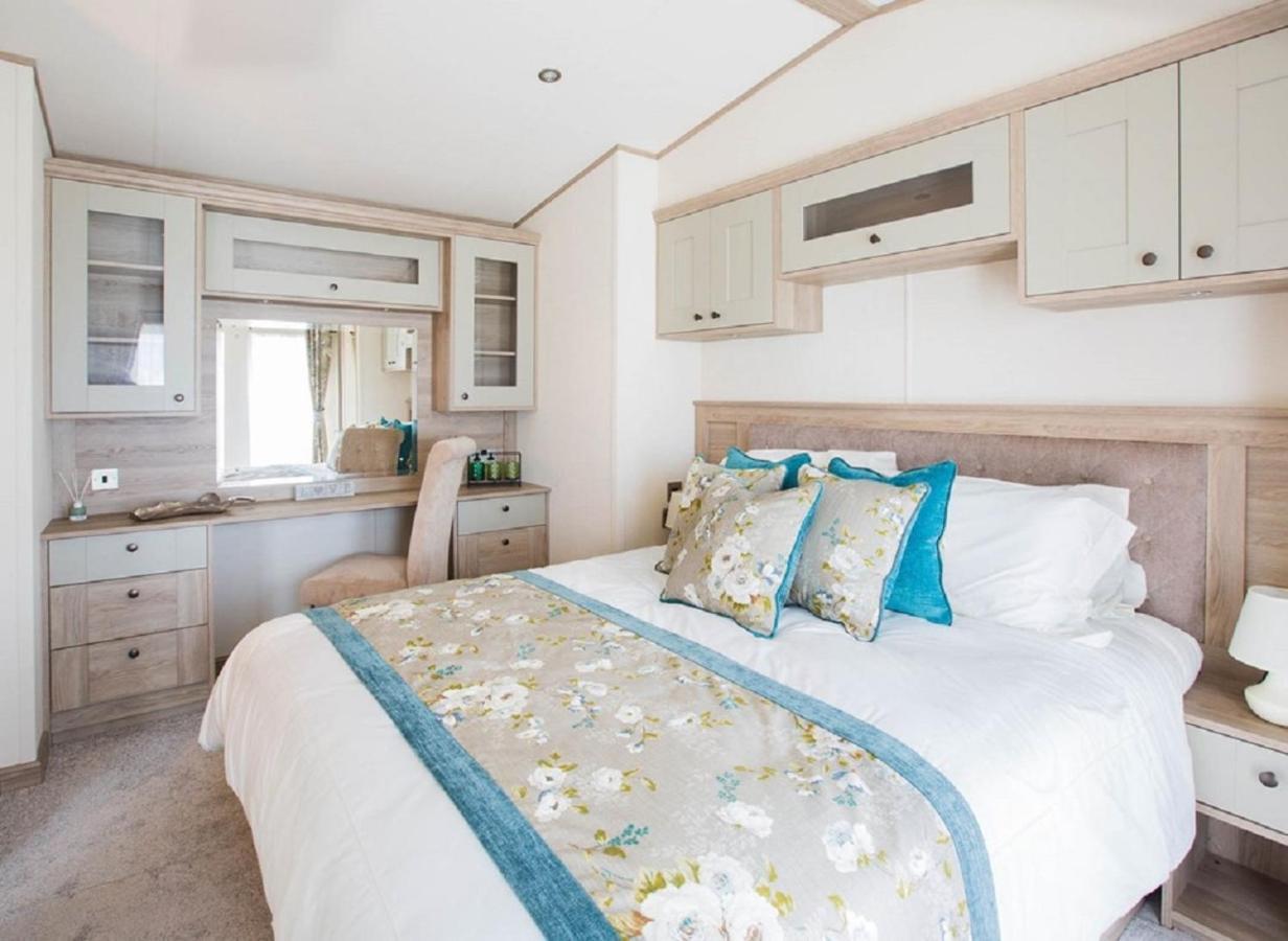Newperran Holiday Park New Quay Екстериор снимка