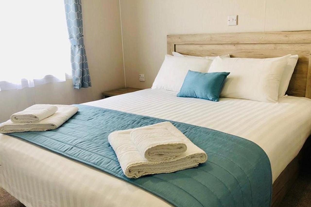 Newperran Holiday Park New Quay Екстериор снимка