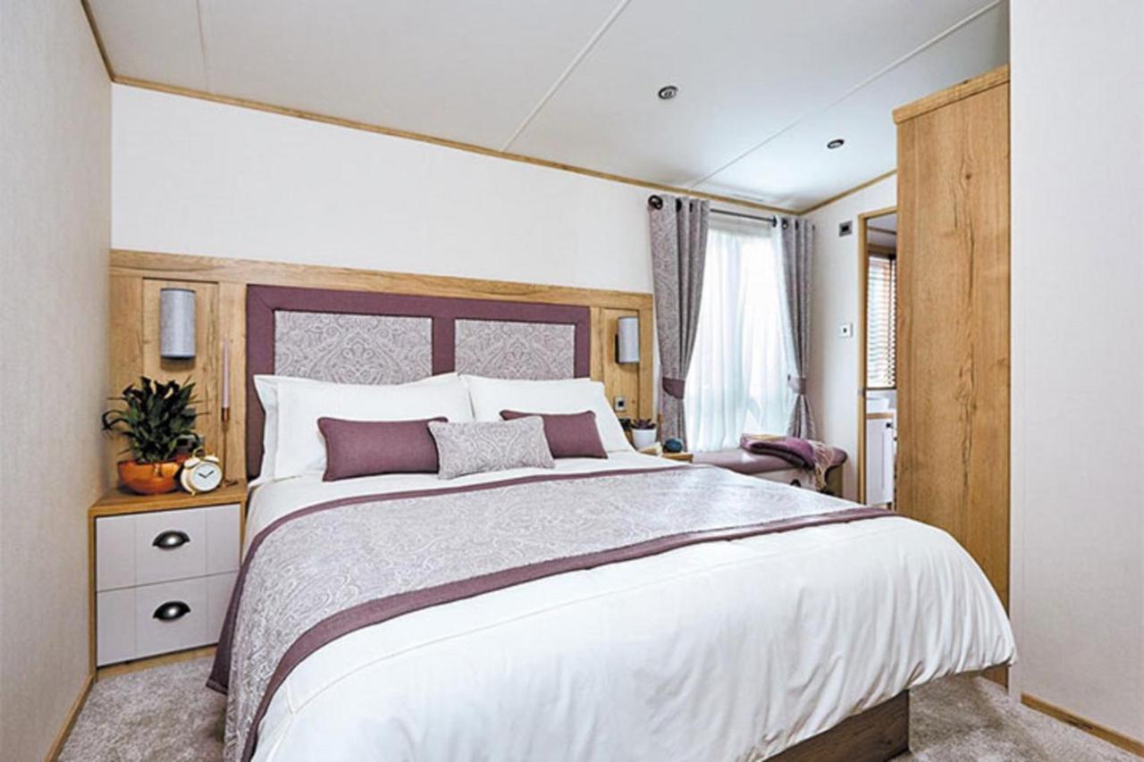 Newperran Holiday Park New Quay Екстериор снимка