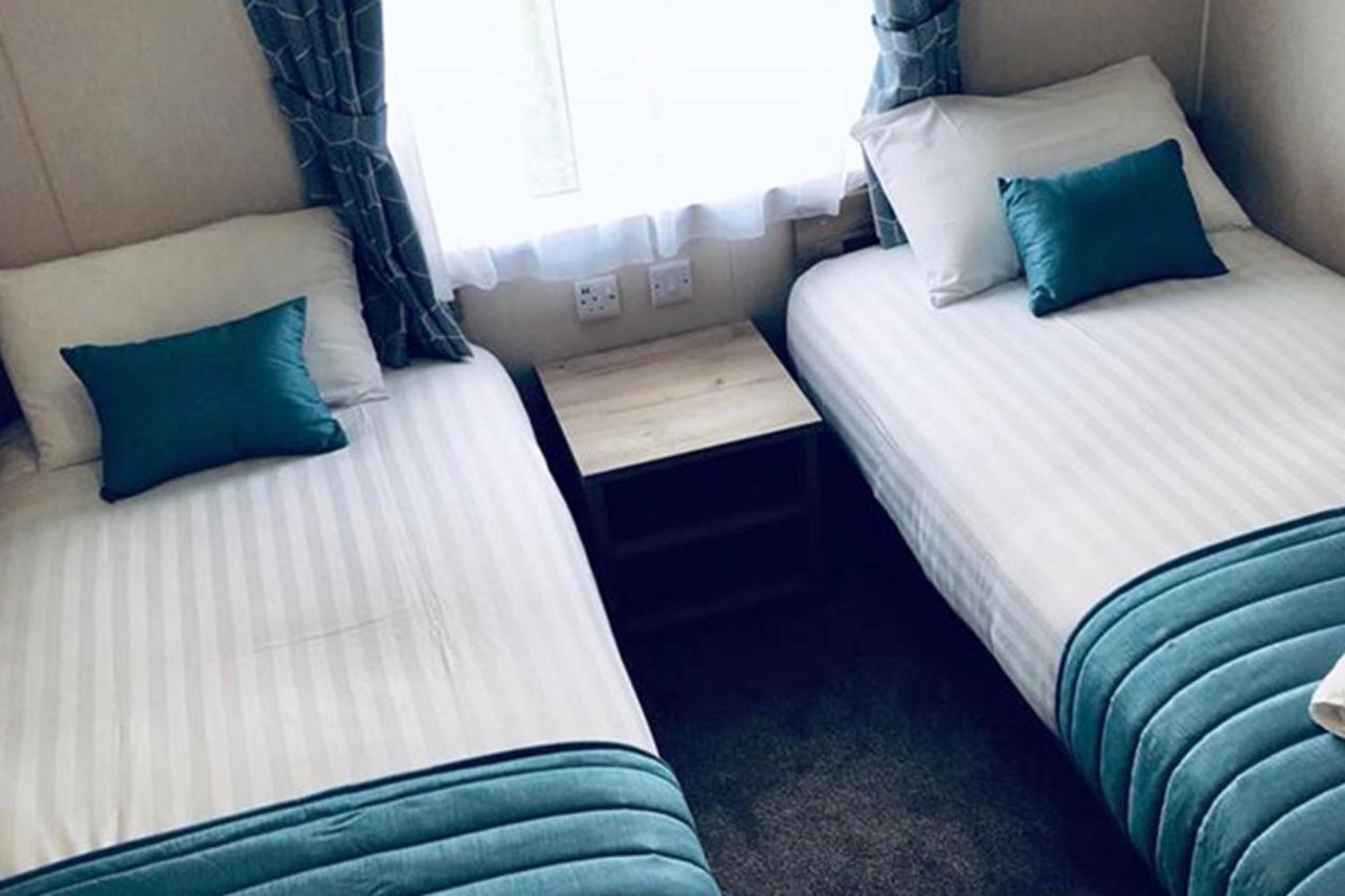 Newperran Holiday Park New Quay Екстериор снимка