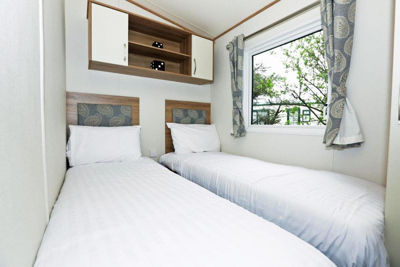 Newperran Holiday Park New Quay Екстериор снимка